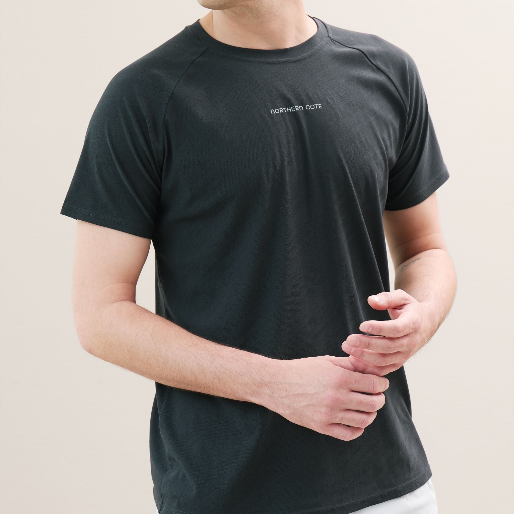 High-quality men’s training top designed for strength and endurance.