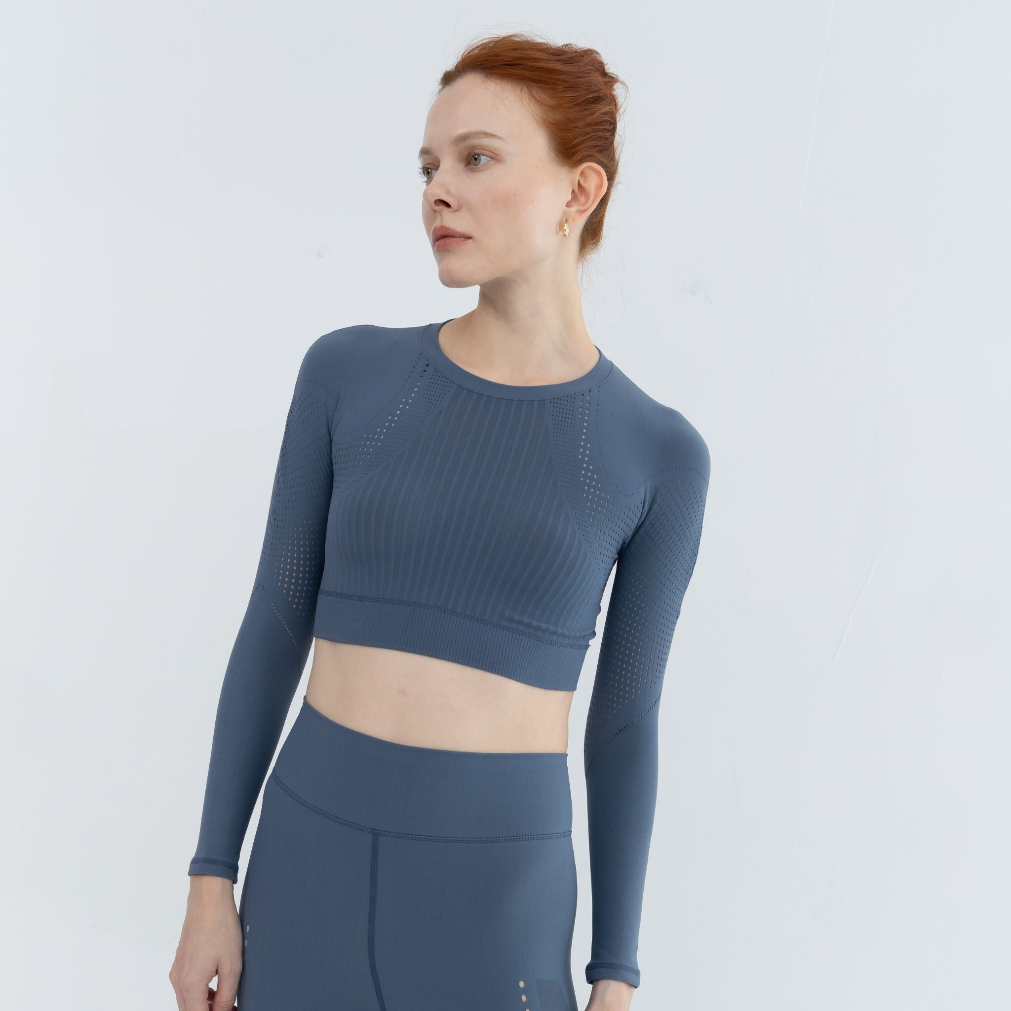 seamless cropped pullover for workouts