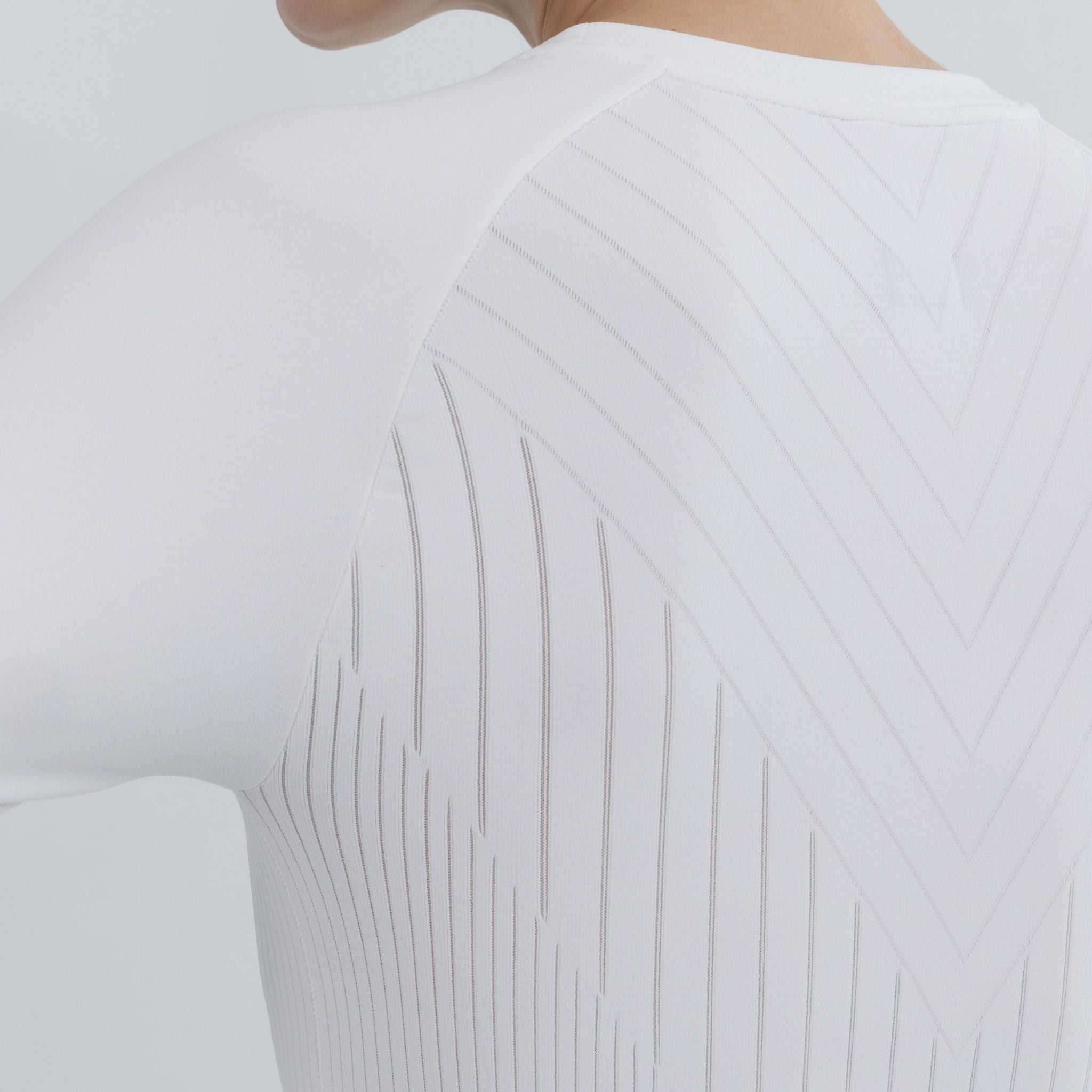 Breathable Sports Pullover with seamless design