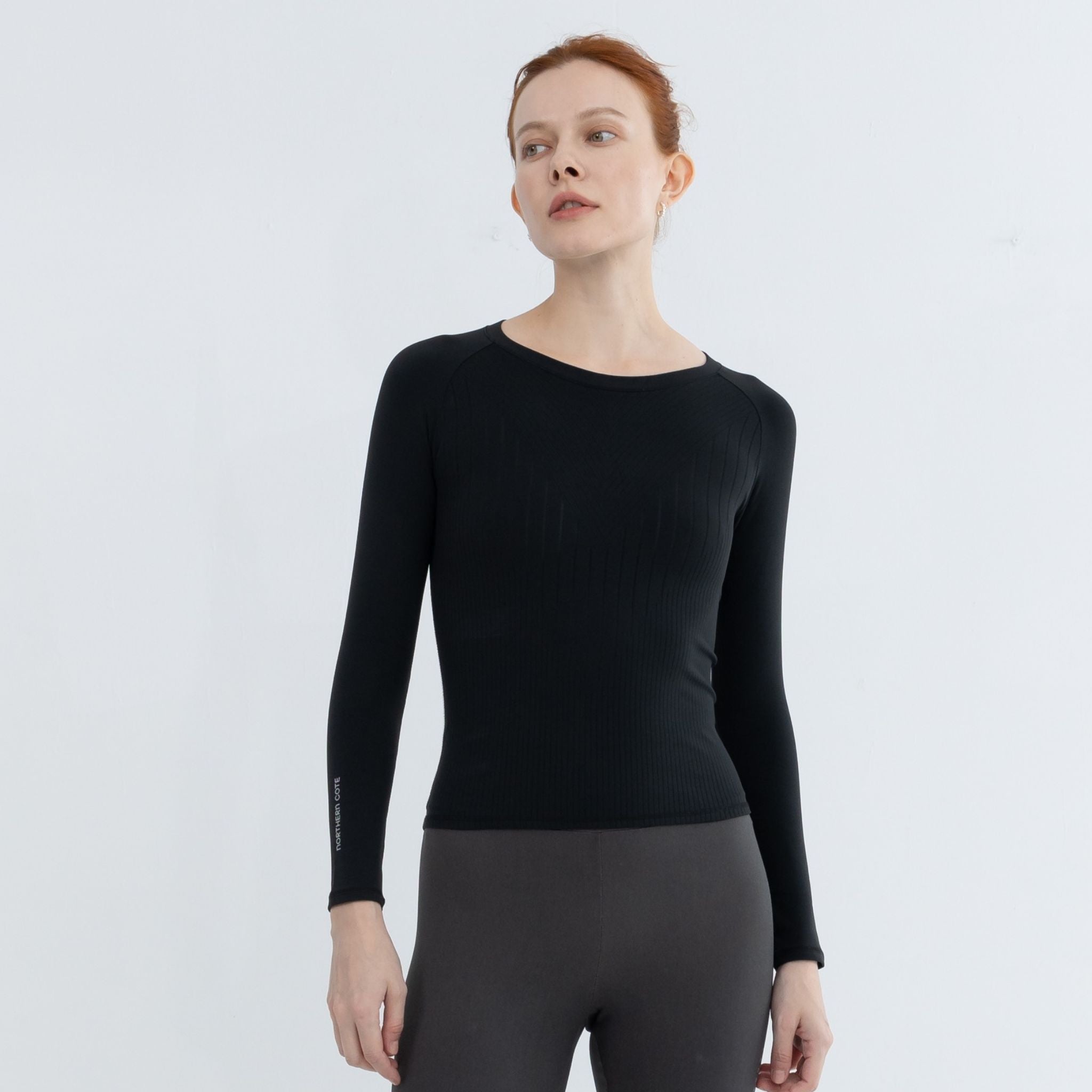 Seamless cropped pullover in dove grey