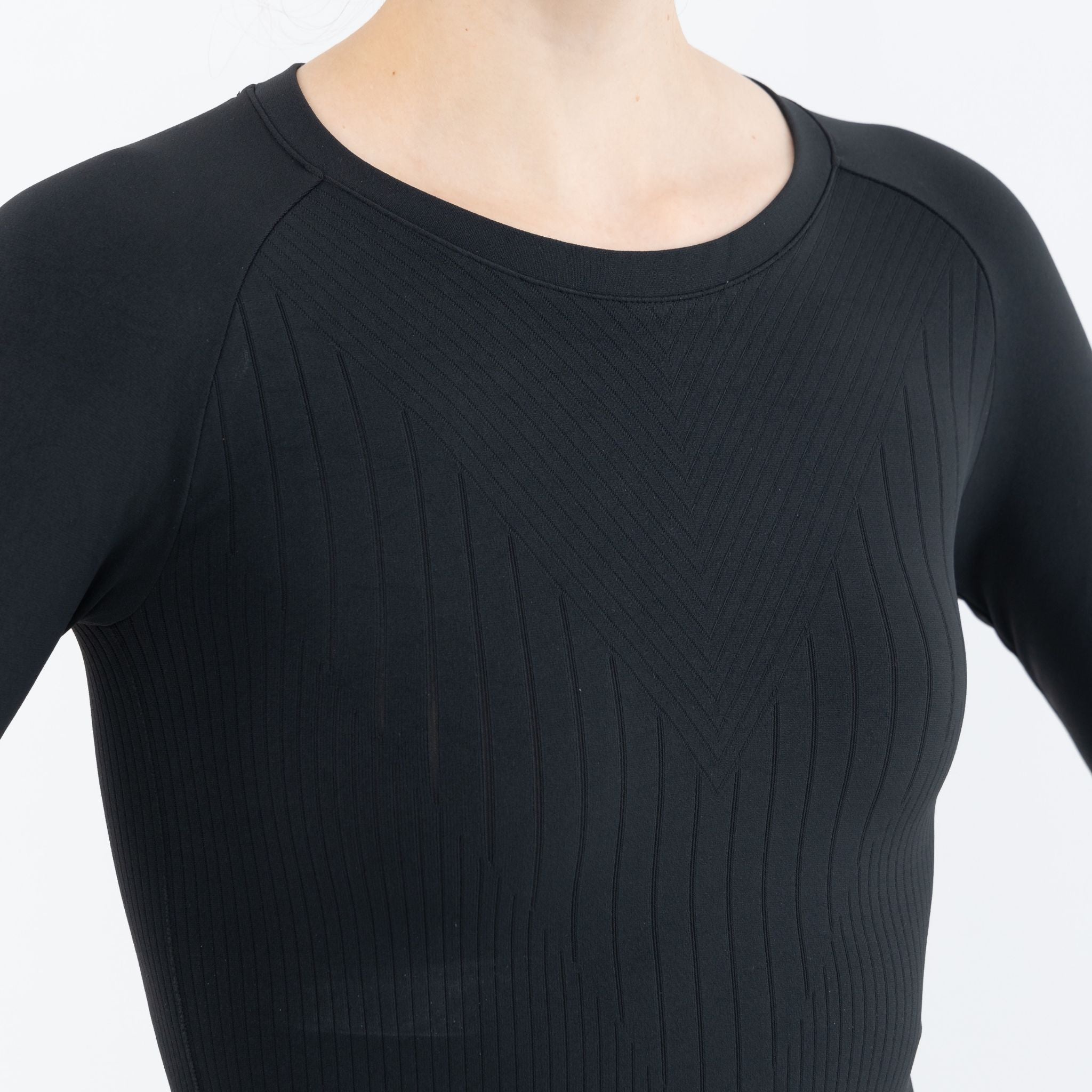 Close-up of Gym Pullover fabric texture in Limo Black