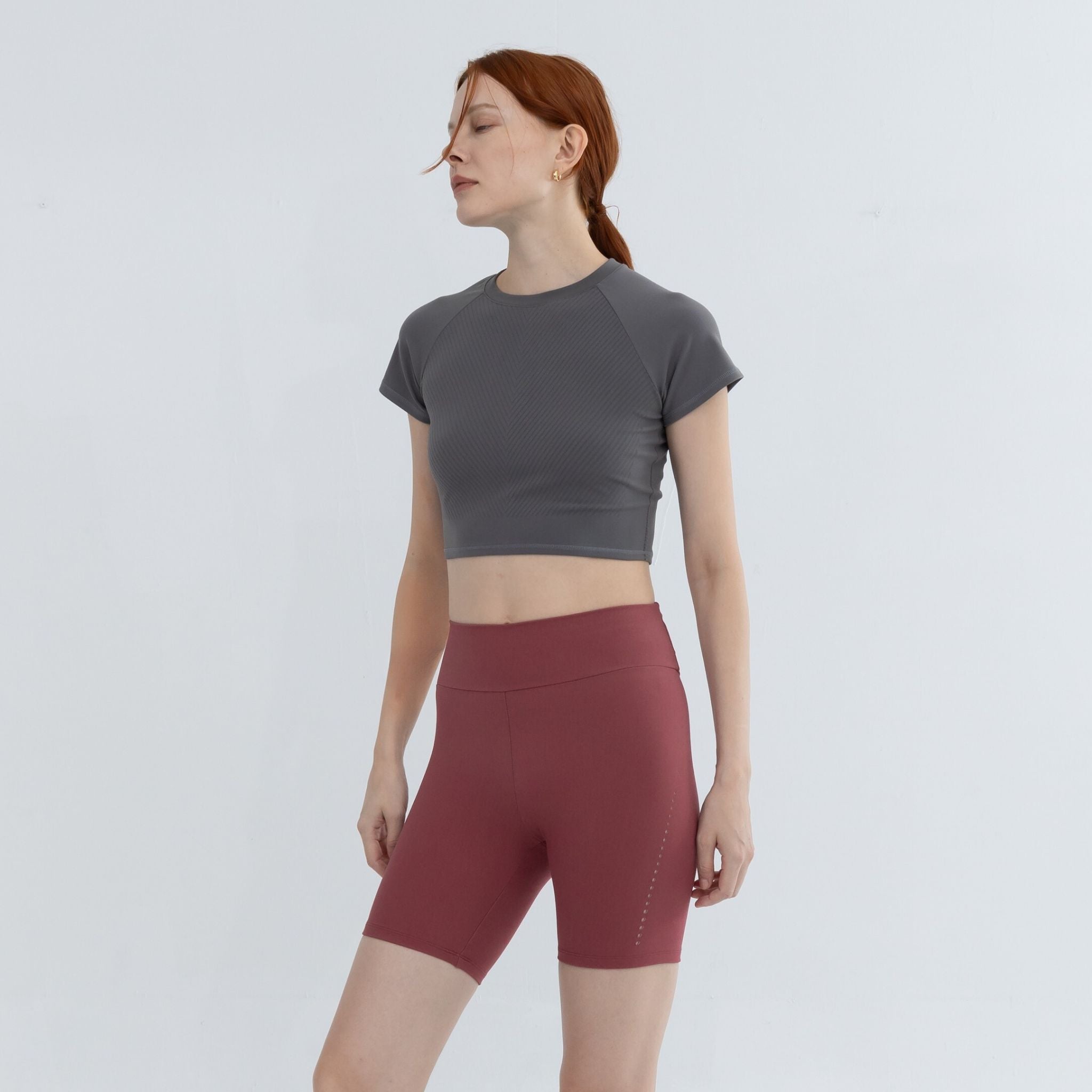 Linear Grace Fitness Raglan Crop Top