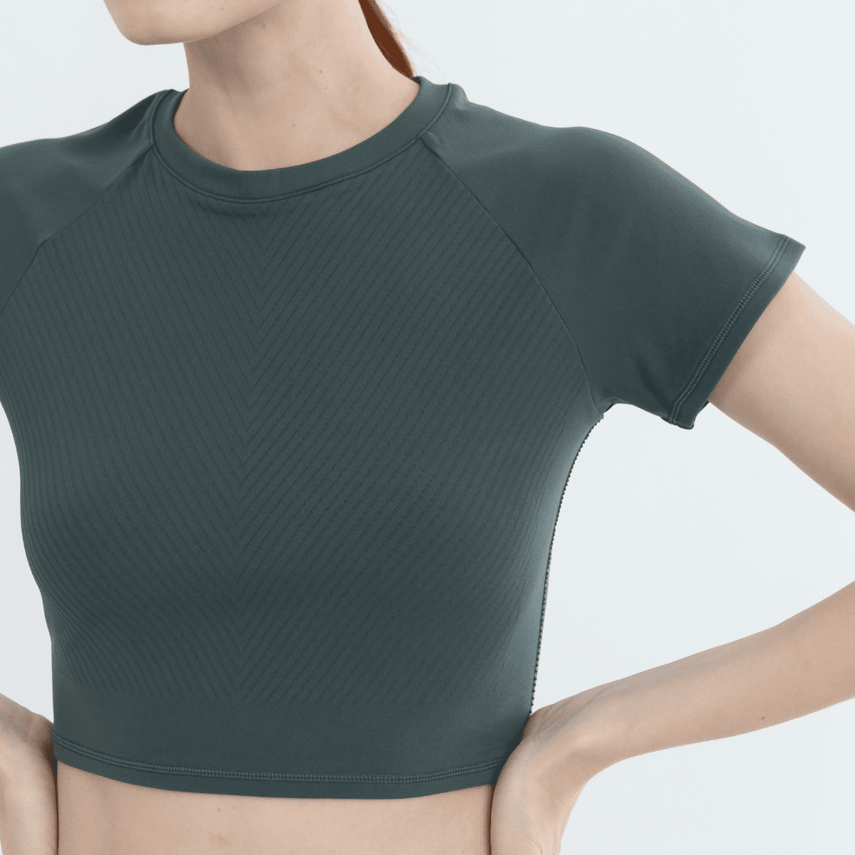 Linear Grace Fitness Raglan Crop Top
