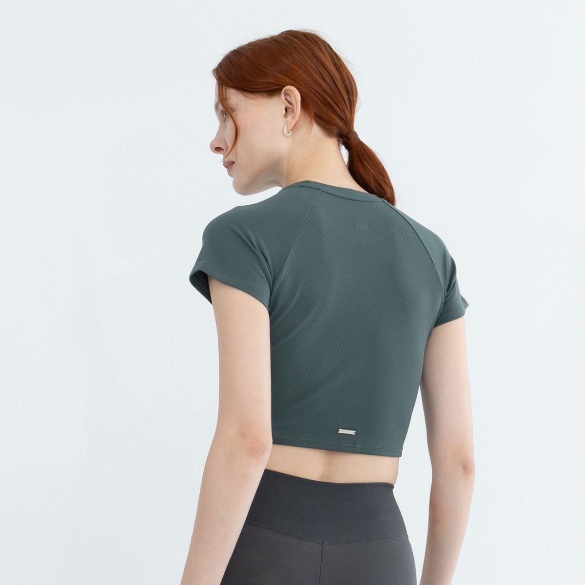 Linear Grace Fitness Raglan Crop Top