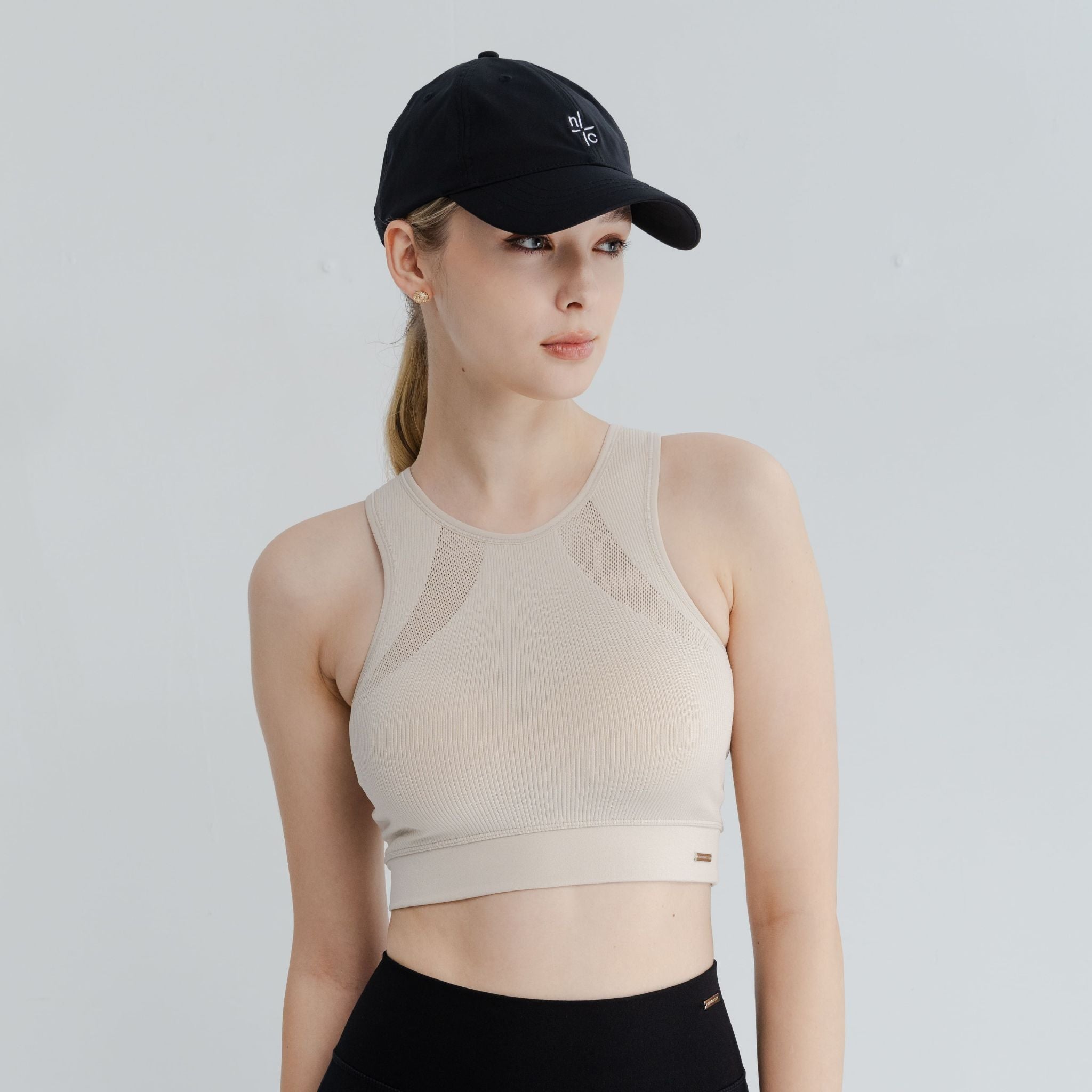 Marathon running cap with lightweight performance design