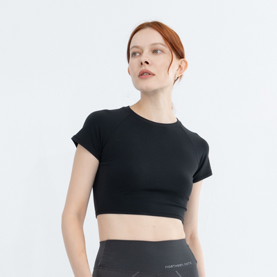 High-performance crop top with breathable fabric
